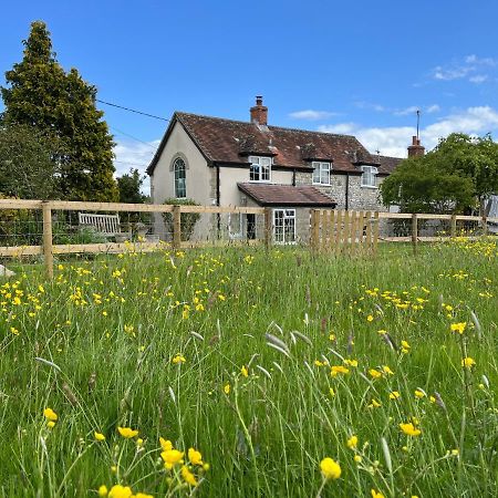 Charming Modernized Country Cottage Near Mere, Wiltshire Mere  エクステリア 写真