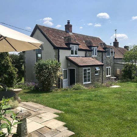 Charming Modernized Country Cottage Near Mere, Wiltshire Mere  エクステリア 写真