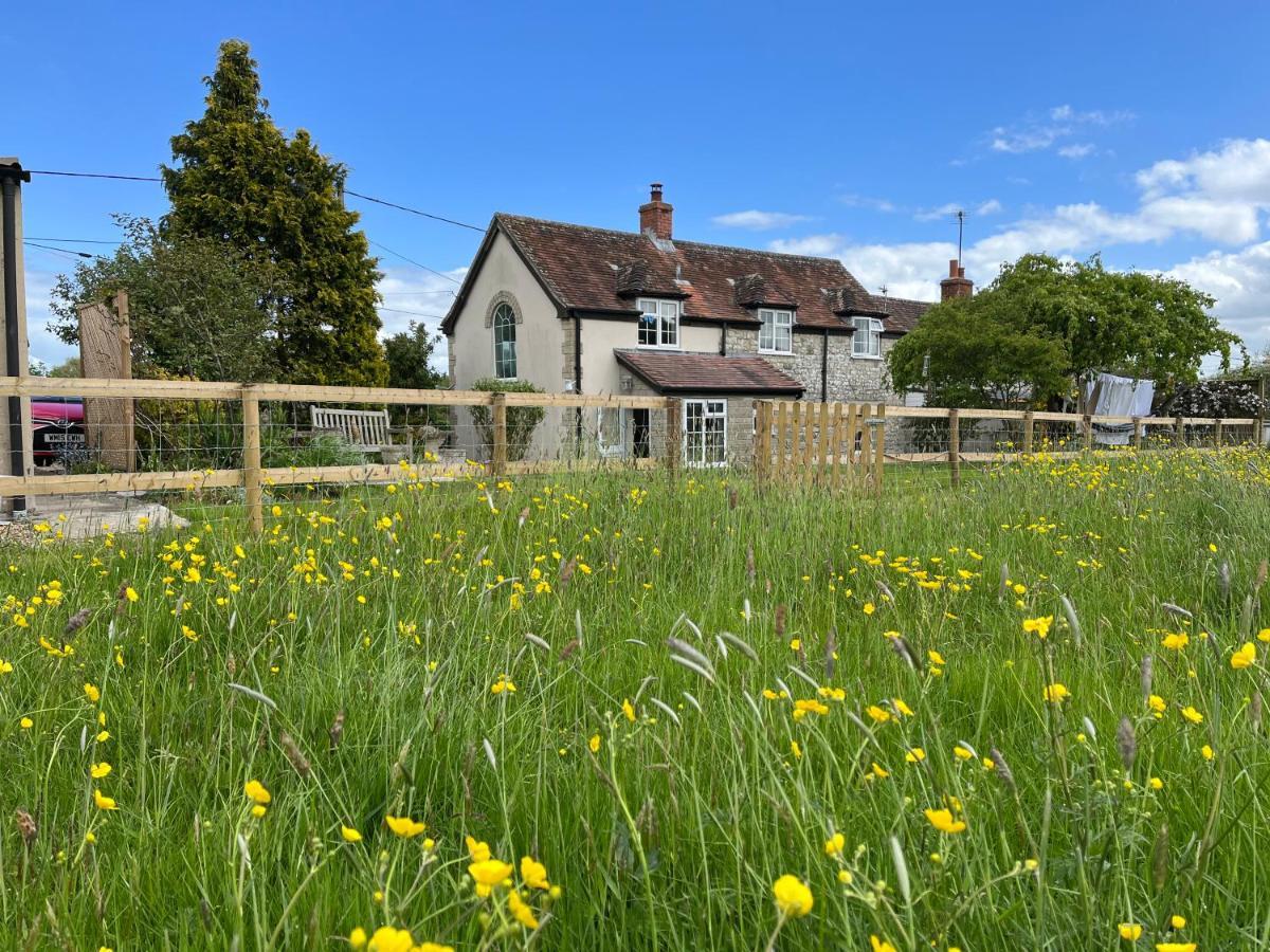 Charming Modernized Country Cottage Near Mere, Wiltshire Mere  エクステリア 写真